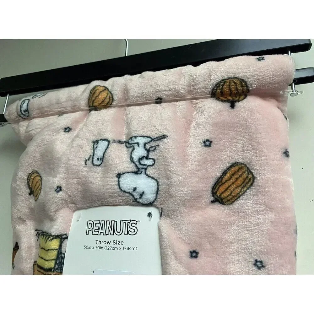 Peanuts Soft‎ Blanket Throw Snoopy Woodstock Pumpkin Halloween Pink 50X70” NEW